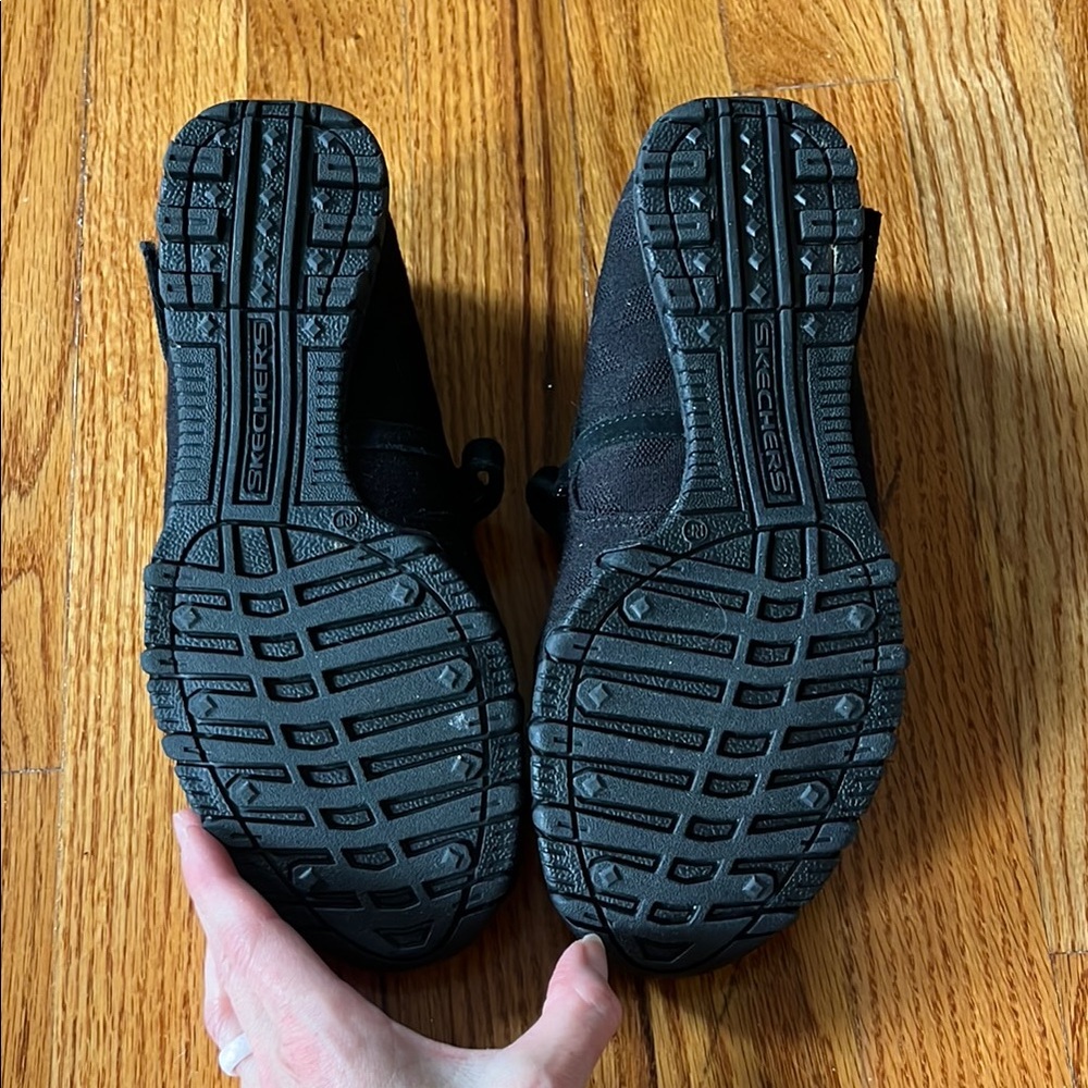 NWOT Skechers 7.5 Women’s Black Dress Shoes with Strap and Rounded Toe - Picture 8 of 8